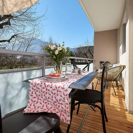 Beautiful With Terraceair Conditioned-beautifully Decorated #k6 Grenoble