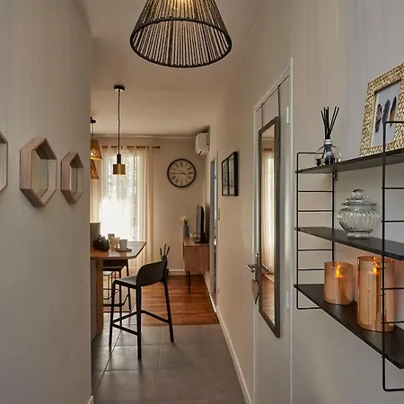 Beautiful With Terraceair Conditioned-beautifully Decorated #k6 Daire
